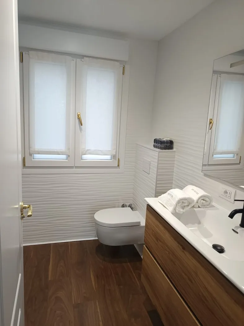 Baño en suite lavabo MM Suites